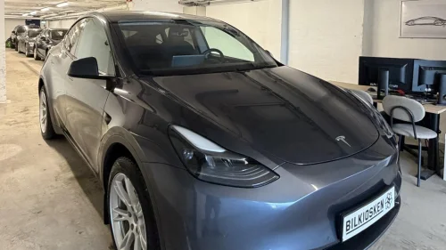 TESLA Model Y LR AWD 542 RV/Skinn/AP/R.kam/V.Pumpe/EU-03-28/Garanti!!