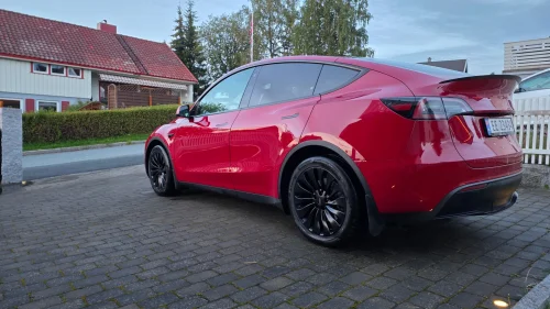 TESLA Model Y AWD - 565 km | juni 2022 | Performance detaljer | Boost