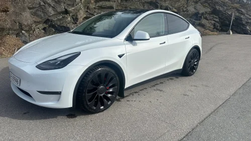 TESLA Model Y Performance  AWD  førstegangs reg 12-2022