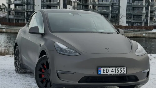 TESLA Model Y LONG RANGE/ AWD/ KROK/ EU 11.27/ AUTOPILOT/ V-PUMPE
