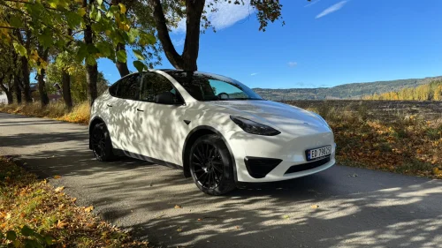 TESLA Model Y Long Range AWD