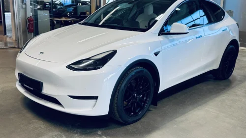 TESLA Model Y LONG RANGE / 4WD / Hengerfeste / LYST INTERIØR