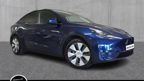 TESLA Model Y Long Range AWD/ autopilot/ Kamera