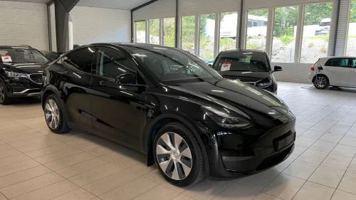 TESLA Model Y Long Range AWD PREMIUM,H-FESTE,KAMERA,HIFI,19"