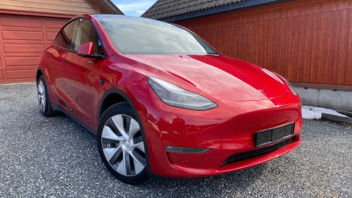 TESLA Model Y Long Range AWD EAP/Summon/Ryzen/Premium/NAF-testet
