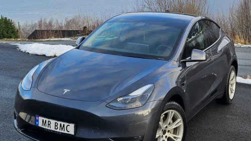 TESLA Model Y LR AWD Uberturbine KROK PREMIUM LYD SKINN PANO V PUMPE