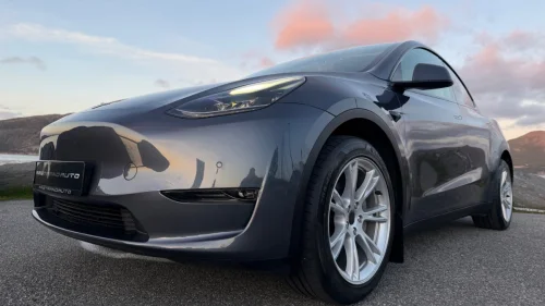 TESLA Model Y LR|PREMIUM|RYZEN|HIFI|PANO|P.SENSOR|KROK|SKINN|CDELETE