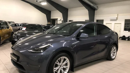 TESLA Model Y LONG RANGE, AWD,AP, KROK, PANO, SKINN, PREMIUM 19"+19"
