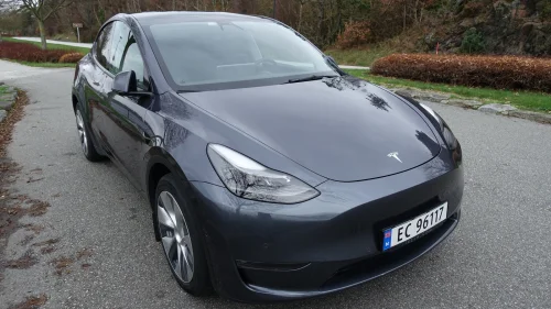 TESLA Model Y Long Range AWD Premium, H.feste, parkeringssensorer