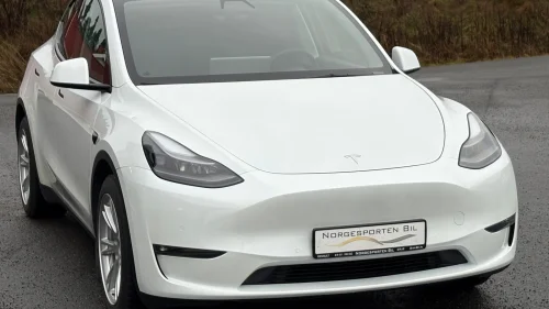 TESLA Model Y Long Range AWD Skinn Premium Krok LAV KM! STRØKEN!
