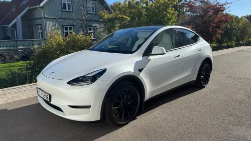 TESLA Model Y LR AWD // Acc. Boost // Kun 43.970 km // 1 eier