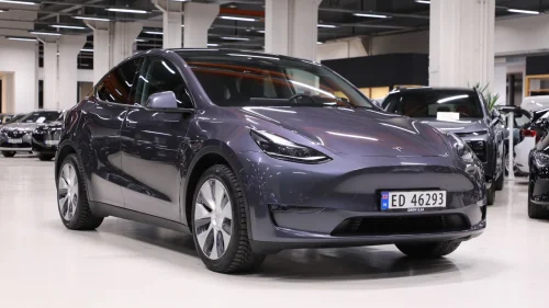 TESLA Model Y Long Range AWD/Varmepumpe/Premium lyd/Hengerfeste