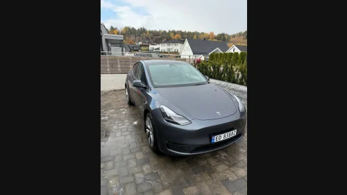TESLA Model Y FSD, Sort skinn, Long Range AWD, Tilhengerfeste