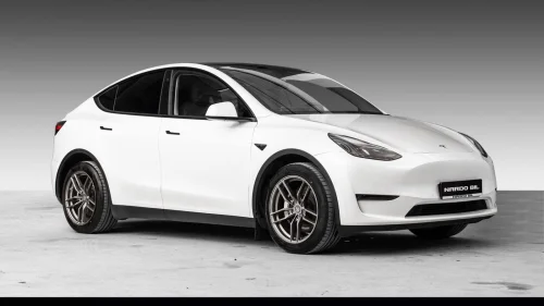 TESLA Model Y Long Range/AWD/ACC/Skinn/Premium/Isofix