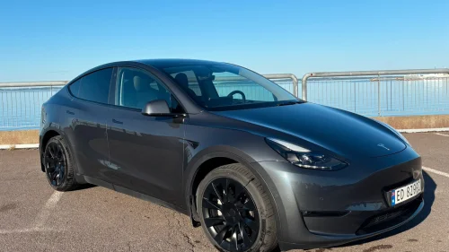 TESLA Model Y Long Range AWD / Lav KM / En eier / Krok