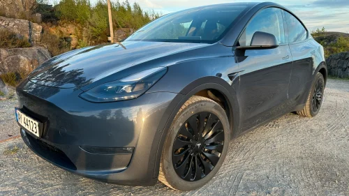 TESLA Model Y LR AWD FSD Autopilot.524km.Hengerfeste, El minne fører,