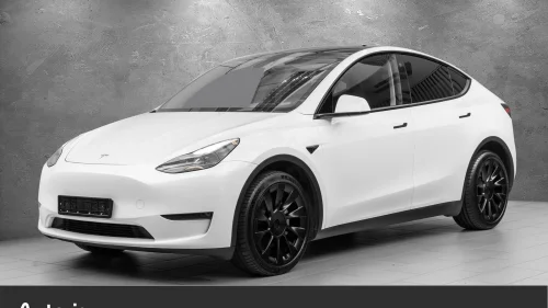 TESLA Model Y Long Range AWD Panorama/Hengerfeste+++