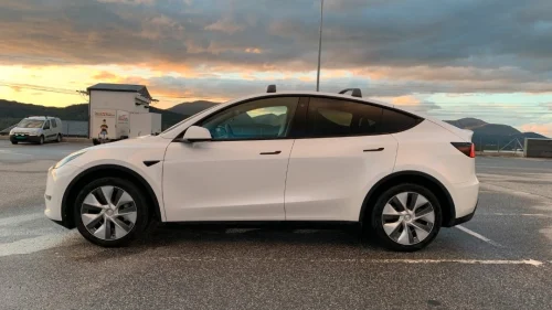 TESLA Model Y Long Range AWD  542WLTP med Hengerfeste