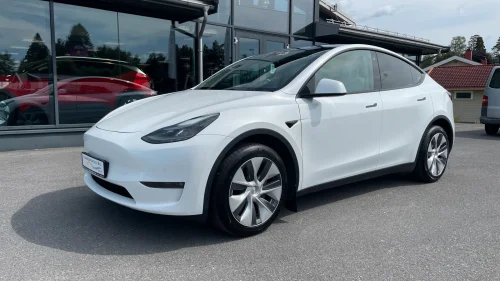 TESLA Model Y Long Range AWD 2022-facelift AP Premium HVITT SKINN!