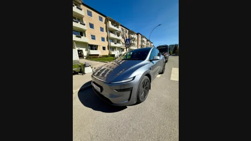 TESLA Model Y Premium Long Range AWD - Juniper - 629km - Quicksilver