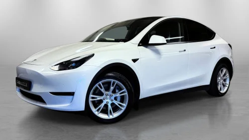 TESLA Model Y Long Range 507km AWD Panorama Autopilot Kamera 1 Eier