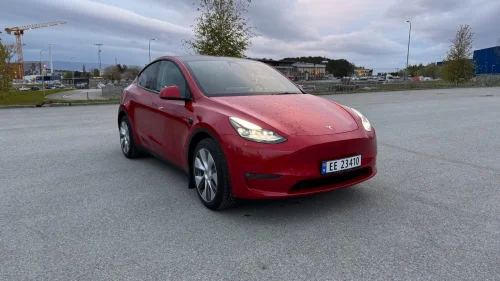 TESLA Model Y Long Range AWD, AMD Ryzen, park.sensorer, tilhengerf.
