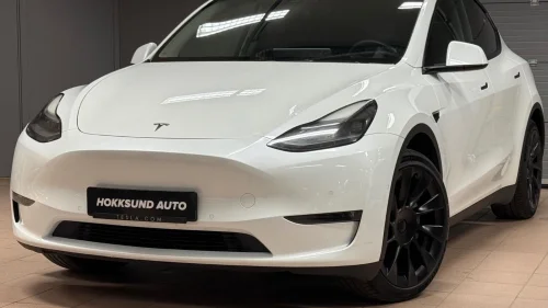 TESLA Model Y LONG RANGE AWD/Autopilot/Krok/V.Pumpe/R.Varme/Ryzen