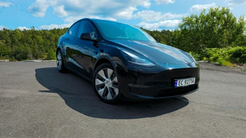 TESLA Model Y Long Range AWD, AutoPilot, Krok, Nybilgaranti!