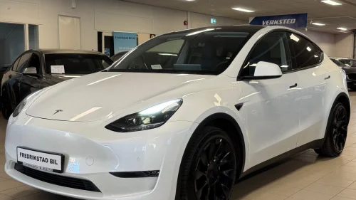 TESLA Model Y LONGRANGE-AWD-PREMIUM-HENGERFESTE-VARMEPUMPE-ACC