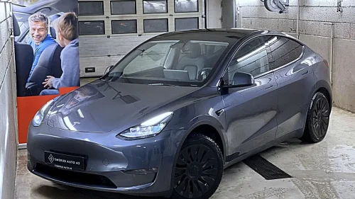 TESLA Model Y Long Range | 4X4 | Hengerfeste | Autopilot | Premium