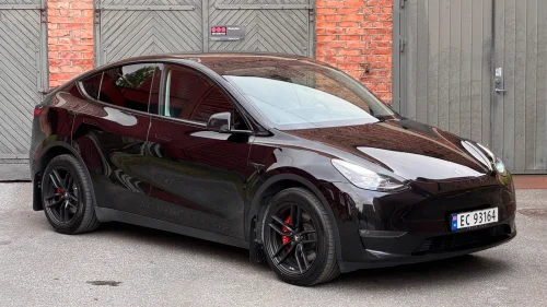 TESLA Model Y Long Range AWD H-feste/Spoiler/Røde kalippere