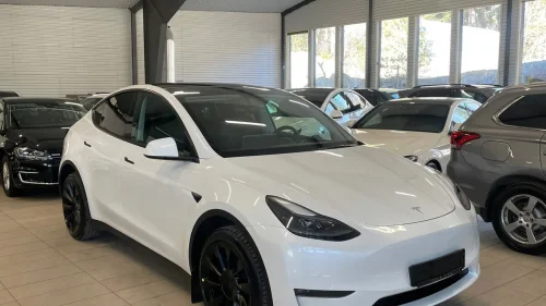 TESLA Model Y Long Range AWD PREMIUM,H-FESTE,KAMERA,HIFI,20"