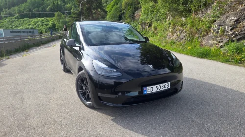 TESLA Model Y Long Range AWD