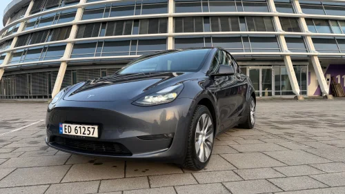 TESLA Model Y Long Range AWD / 1 Eier / Krok