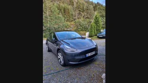 TESLA Model Y Long Range AWD