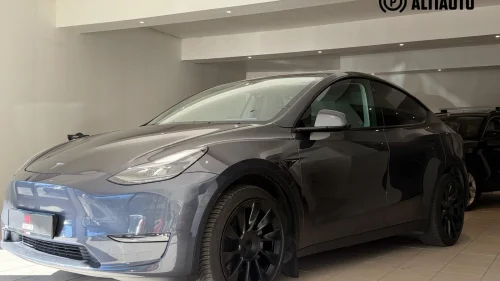 TESLA Model Y LONG RANGE 4WD/ AUTOPILOT/ PREMIUM/ 1 EIER/ S+V.HJUL