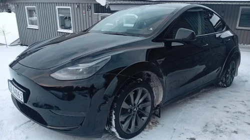 TESLA Model Y Long Range AWD Black Edition autopilot s+v dekk alcanta