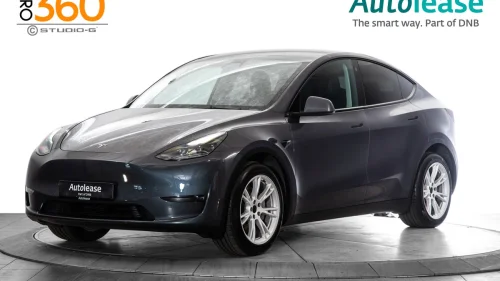 TESLA Model Y Long Range AWD, Autopilot Krok Glasstak Skinn ++,