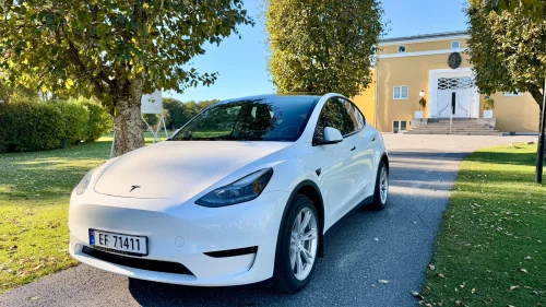 TESLA Model Y Standard Range RWD