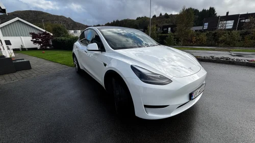 TESLA Model Y Standard Range RWD