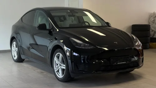 TESLA Model Y SR+ Autopilot Krok Hvit interiør Pano Kamera EU-05.2027