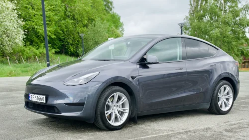 TESLA Model Y Standard Range RWD
