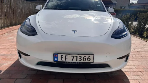 TESLA Model Y Standard Range RWD