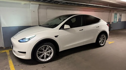 TESLA Model Y Standard Range RWD