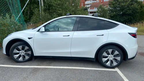 TESLA Model Y Standard Range RWD