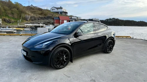 TESLA Model Y Standard Range RWD