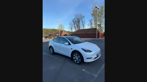 TESLA Model Y Standard Range RWD