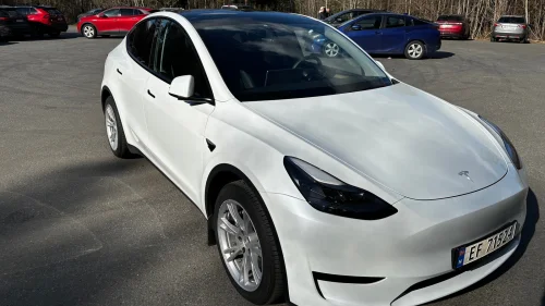 TESLA Model Y Standard Range RWD