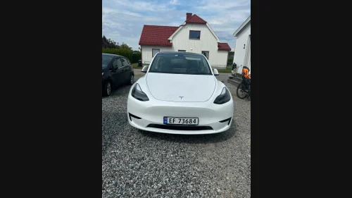 TESLA Model Y Standard Range RWD