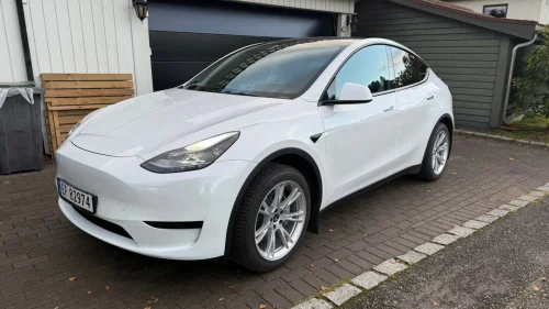 TESLA Model Y Standard Range RWD